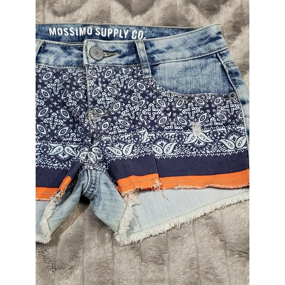 Mossimo Womens Juniors Size 1 Denim Blue Bandana Print Cut Off Booty Shorts